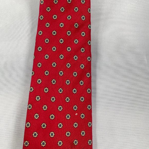 Red  color tie with small beige artistic motif in printed silk - Picture 3 of 5